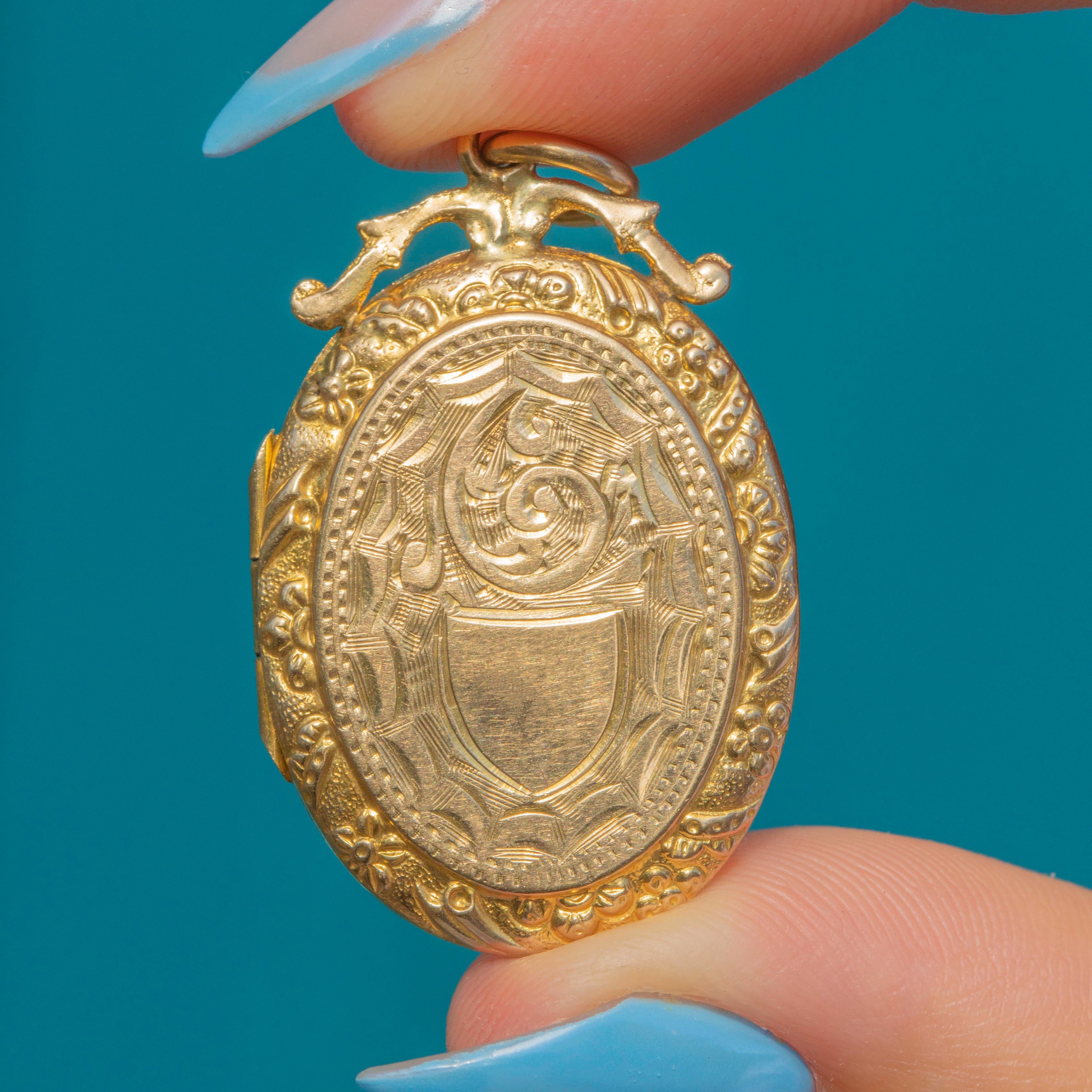 Locket Border Edwardian 9ct Gold Engraved Oval Locket, Repousse Border