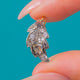 アンティーク15金ゴールド＆シルバー製ローズカットダイヤモンド リーフチャーム（0.30カラット）